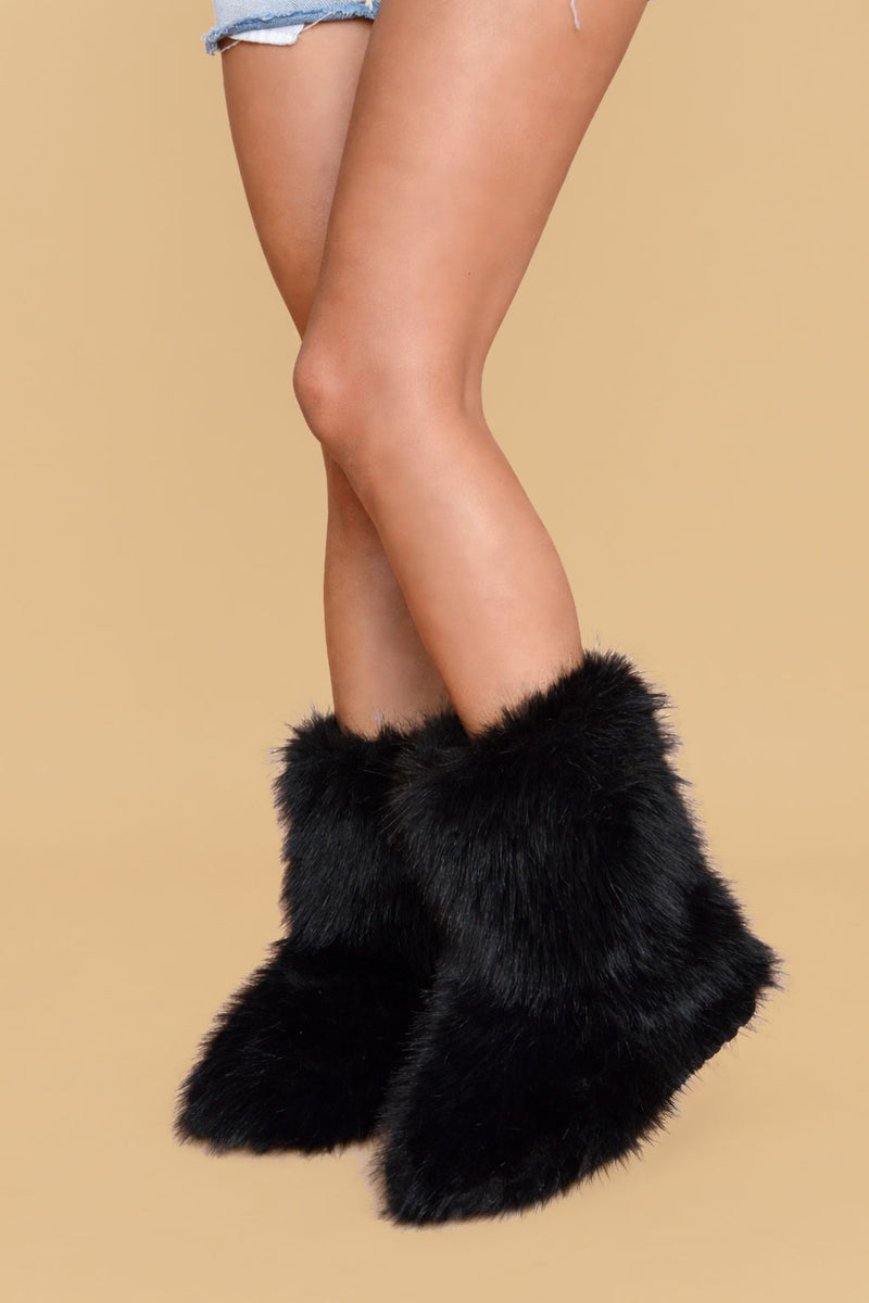 MELANIE-21 Mid-Calf Faux Fur Boots – Wild Diva